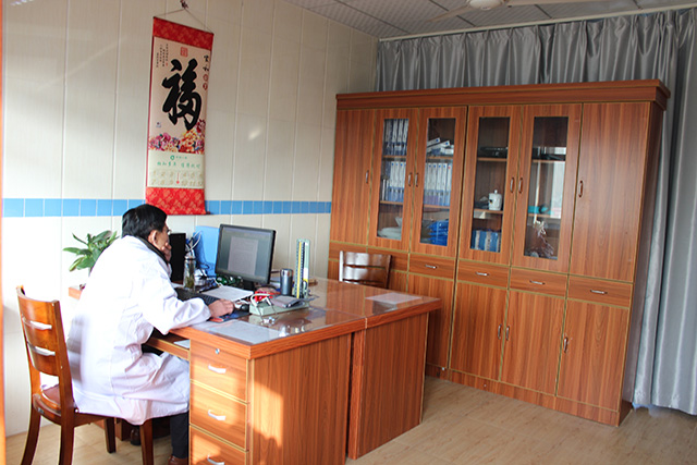 康养中心工作人员的基本任务是什么